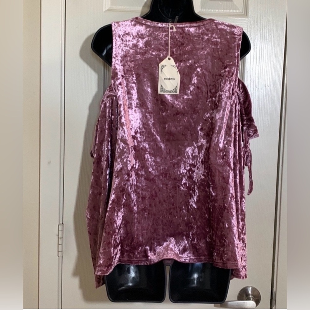 Entro Velvet Cold Shoulder Blouse NWT- Small - Picture 2 of 6